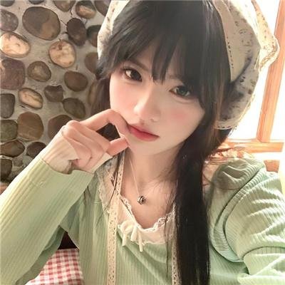 看她轻轻的飞起